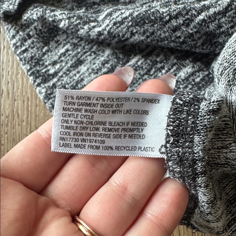 Universal Thread Dark Heather Gray Long Sleeve - image 3